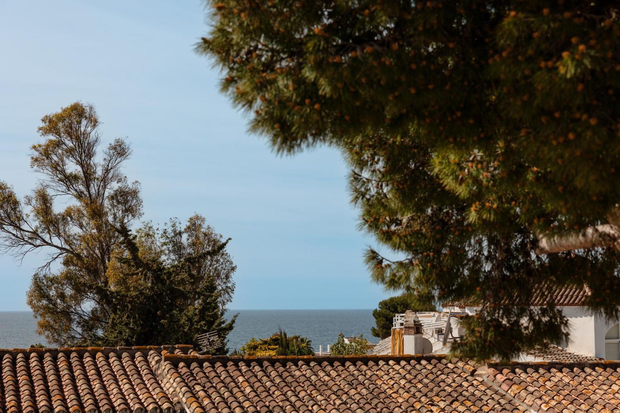House At The Beach In Costabella, Marbella Bagian luar foto