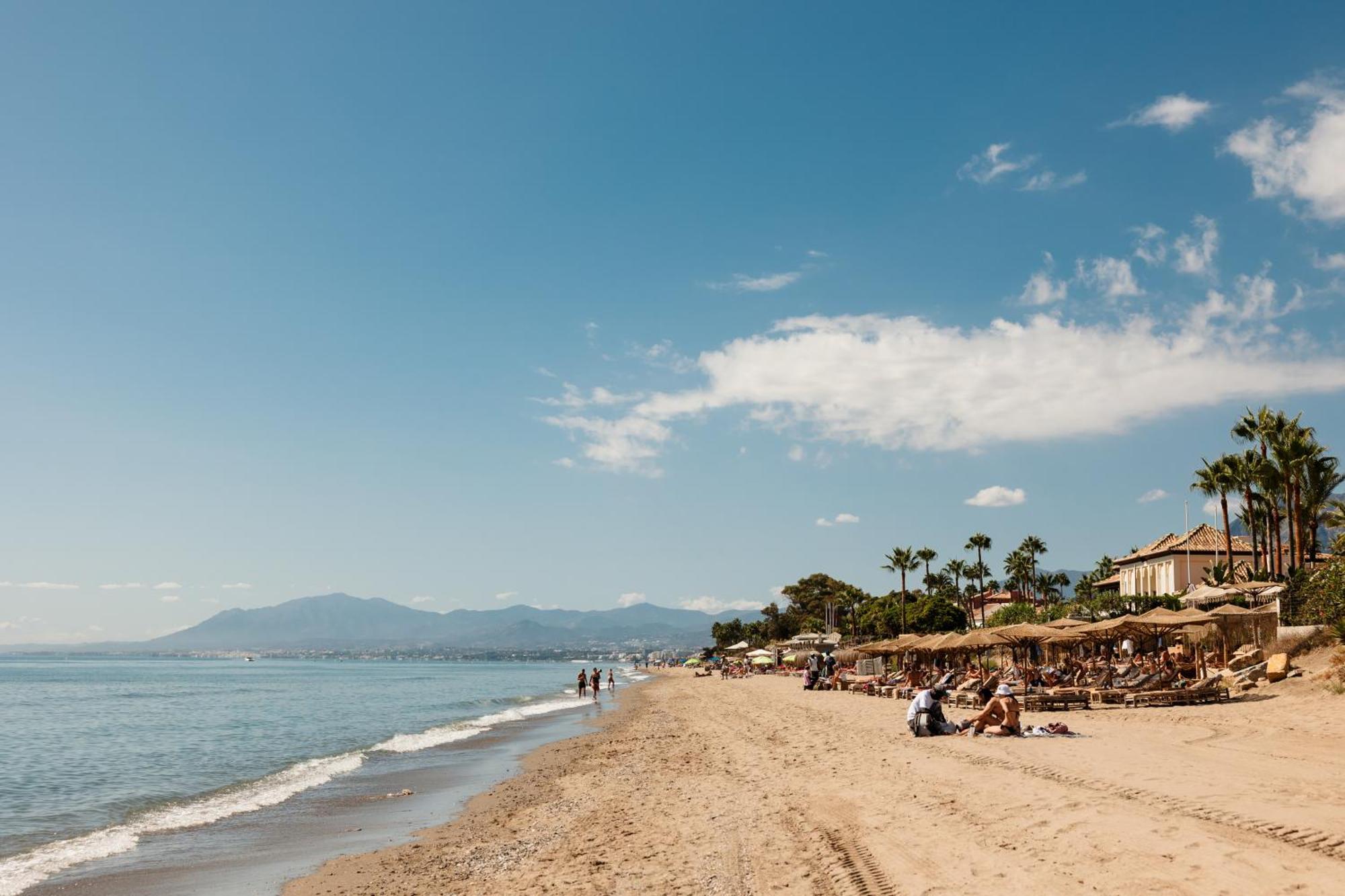 House At The Beach In Costabella, Marbella Bagian luar foto